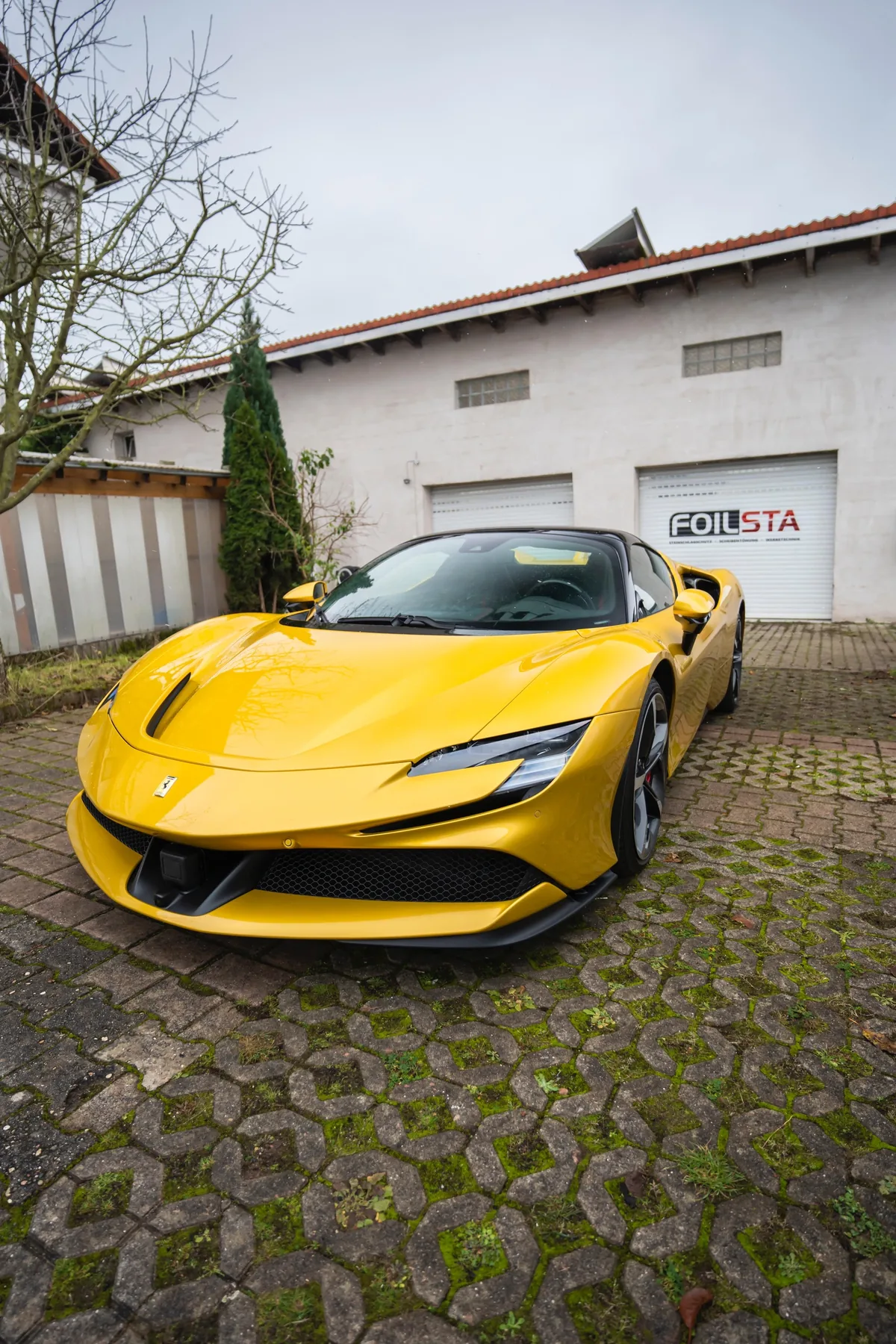Detailaufnahme einer folierten Fahrzeugpartie